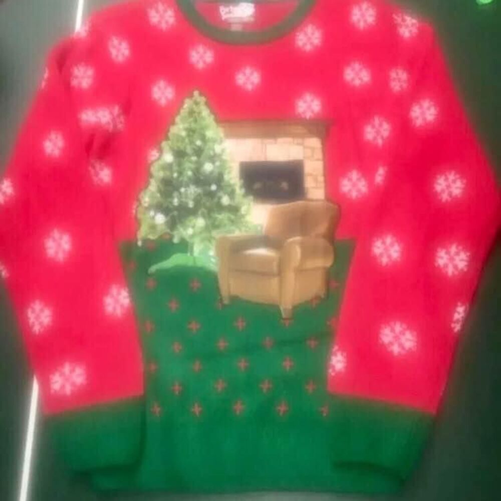 Men’s Christmas Tree Fireplace Sweater - Small - New